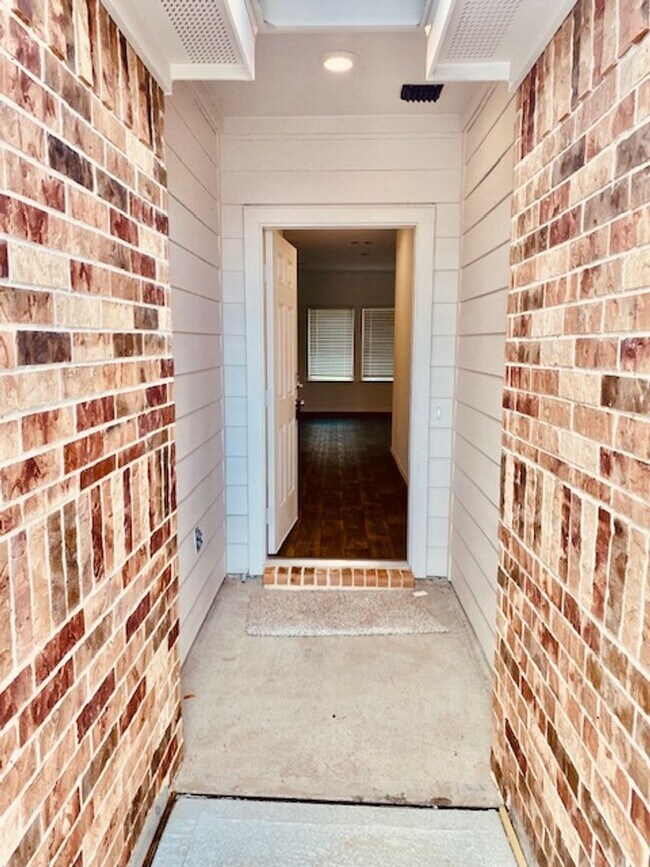 Foto del edificio - . BEAUTIFUL BRAND NEW 3 BEDROOM BATH HOME ...
