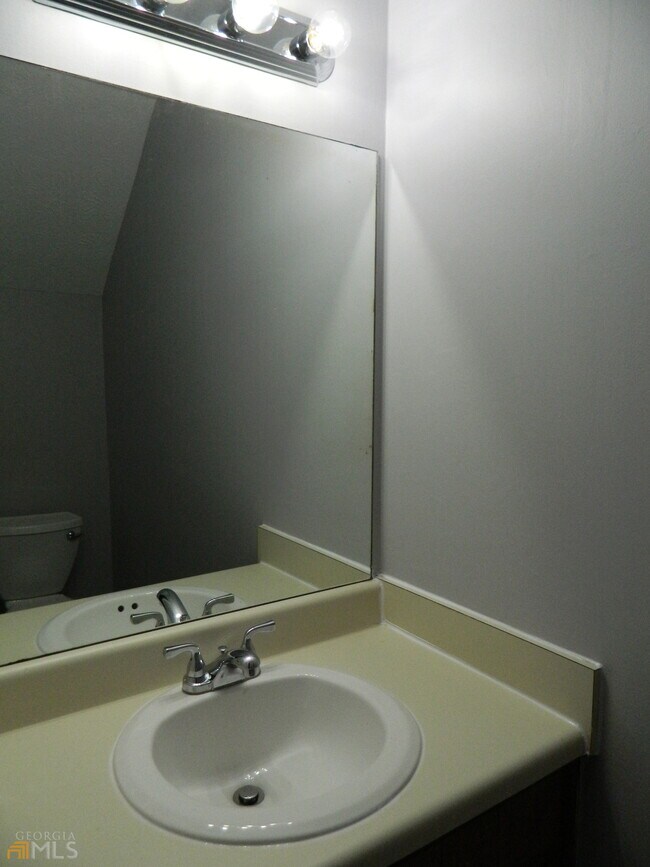 Foto del edificio - 340 Bedford Bay Ln