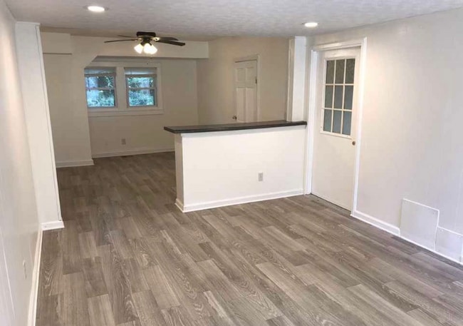 Building Photo - 4223 Poppy Ave