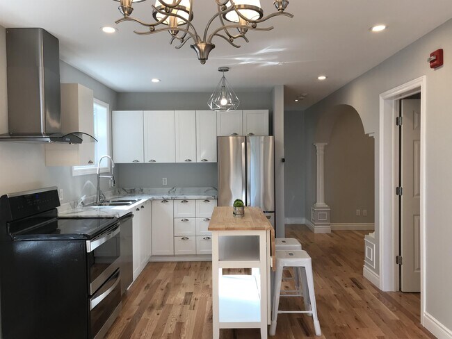 Building Photo - 442-442 McLeod St