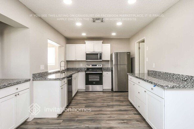 Building Photo - 11219 N 41st Ave