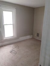 Building Photo - 1018 Hall St