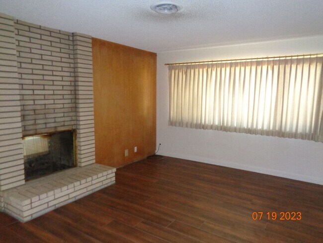Building Photo - Central Lancaster 3 Bedroom 2 Bath 1458 sq...