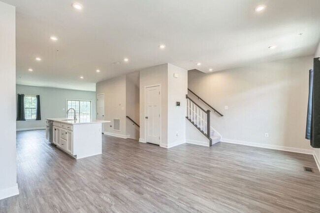 Building Photo - 16705 Tortola Dr