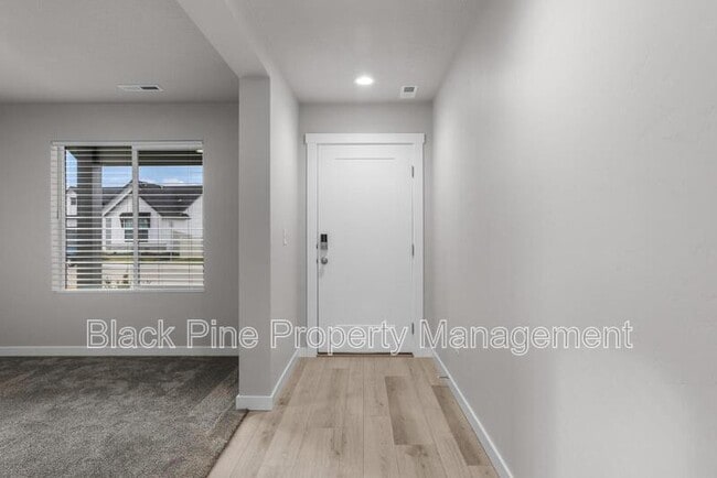 Building Photo - 11116 W Langit St