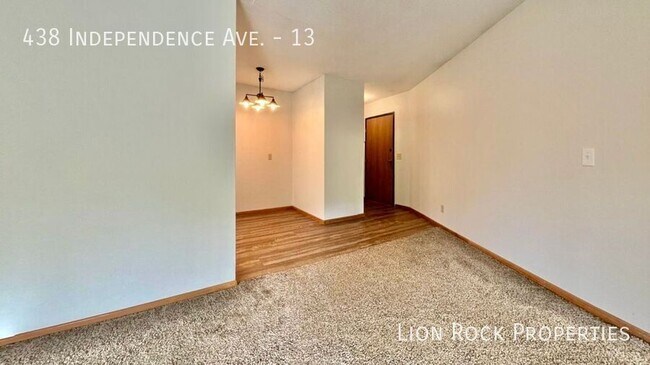 Foto del edificio - 438 Independence Ave N