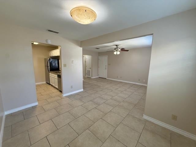 Building Photo - 2720 Camelot Dr