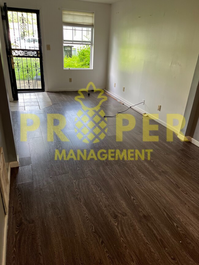 Foto del edificio - 1023 Burleigh Ave