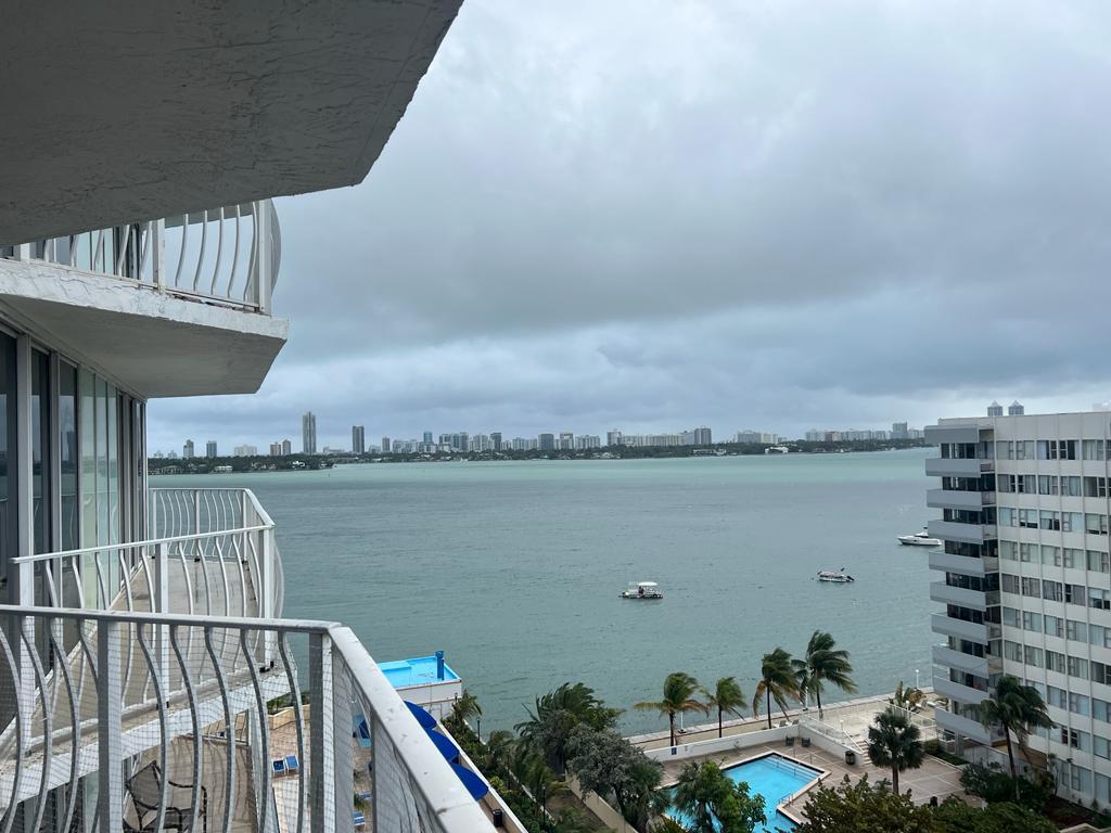 7601 E Treasure Dr Unit 1106, North Bay Village, FL 33141 Condo for