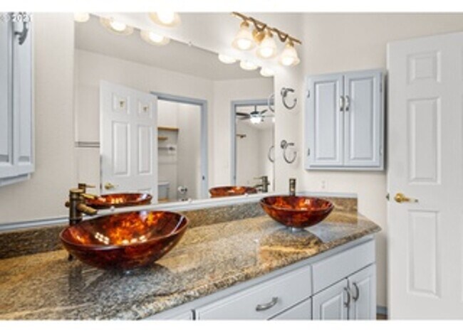 Foto del edificio - Beautiful 4 bed/2.5 bath home in SW Redmond