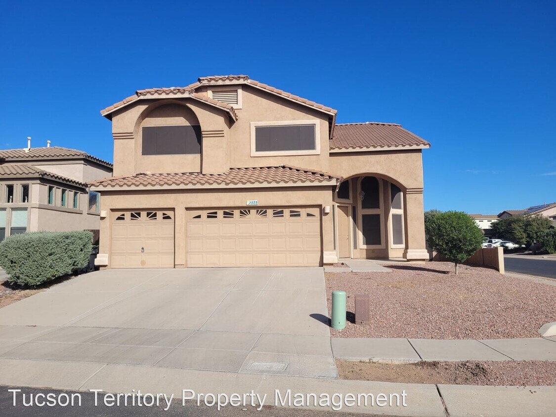 Primary Photo - 4 br, 3 bath House - 525 E. Camino Crystal...