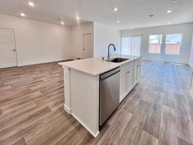 Building Photo - $2,595 Fowler & Dakota, 4 Bedroom 2 Bathro...