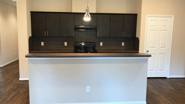 Building Photo - 8639 Valley Gold Ct