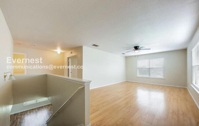 Building Photo - 386 Siebert Dr