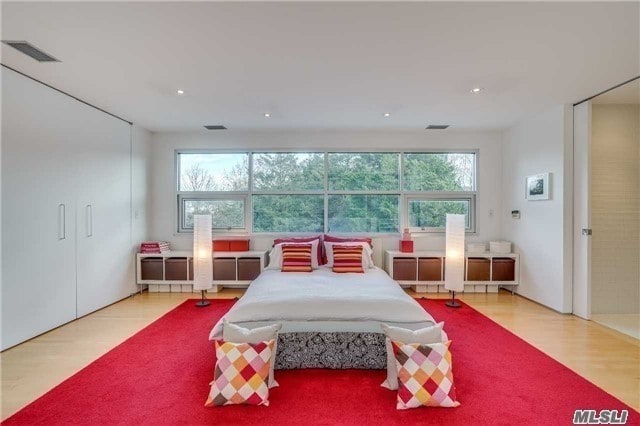 Building Photo - 435 Woodbury Rd