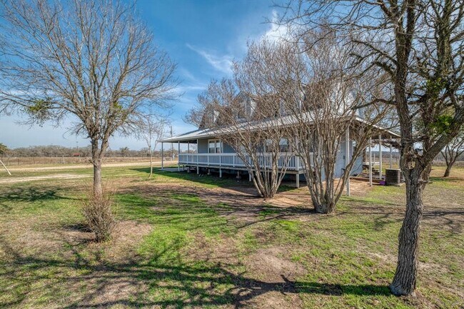 Building Photo - 829 TX-21