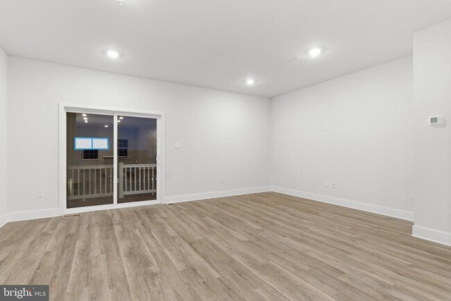 Building Photo - 5221 Manor Park Dr