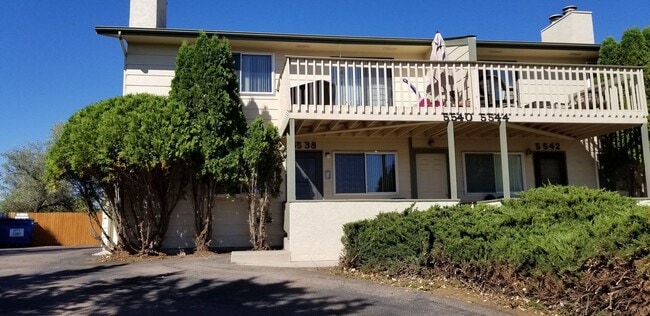 2 bedroom, 1 bath - Great location! - 2 bedroom, 1 bath - Great location! Apartment