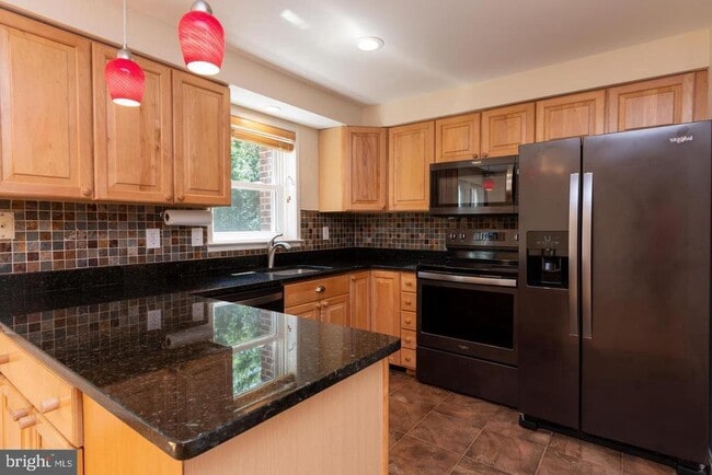Foto del edificio - 13205 Black Walnut Ct