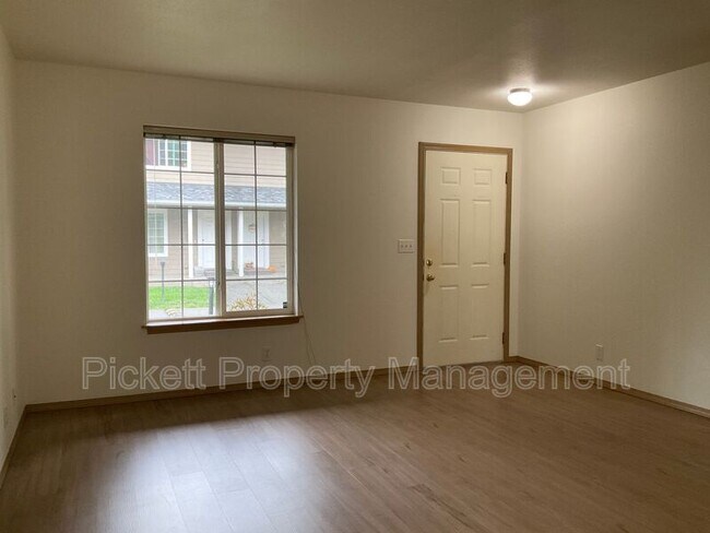 Foto del edificio - 683 Northpark Ln