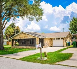 Building Photo - 968 Sunshine Way SW