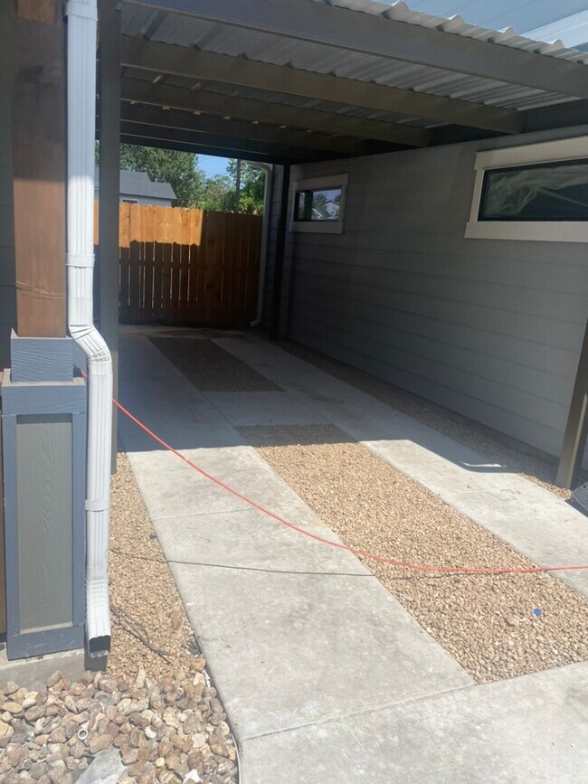 Car Port - 211 Utah St