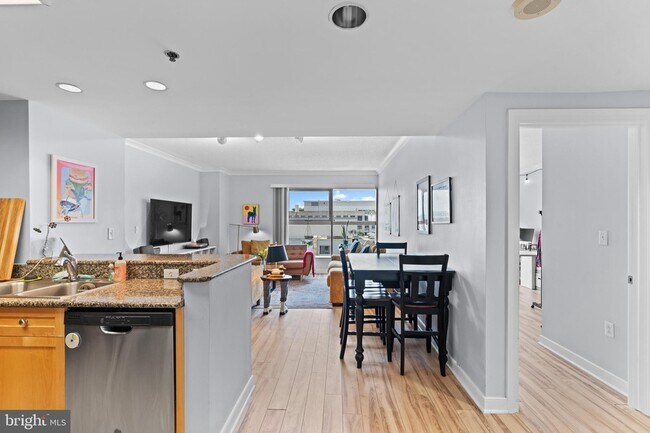 Foto del edificio - 777 7th St NW
