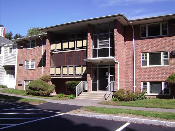 Primary Photo - 206 Rock St