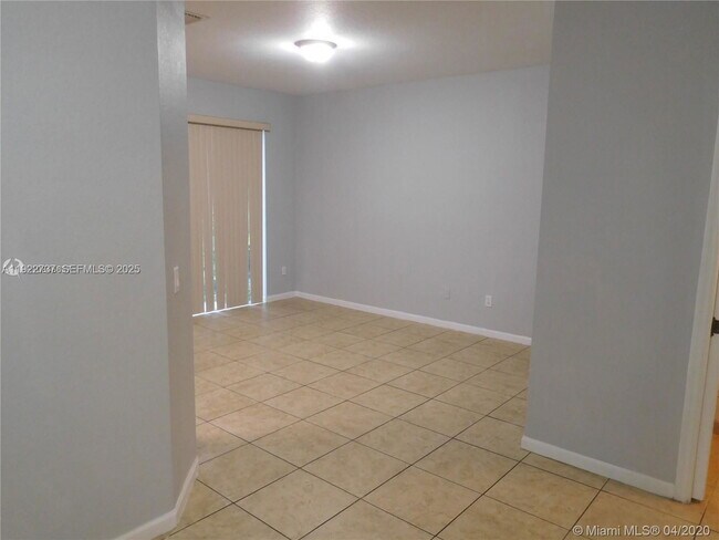 Foto del edificio - 650 NE 22nd Terrace