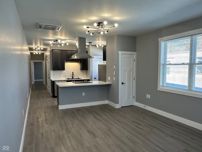 Building Photo - 1104 S Malott St