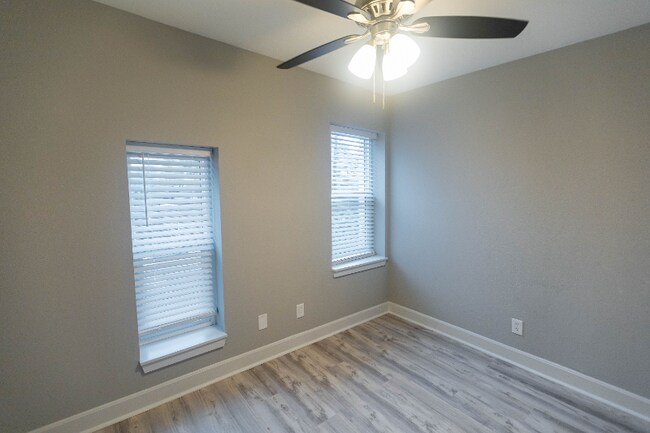 Building Photo - 1207 E Armour Blvd