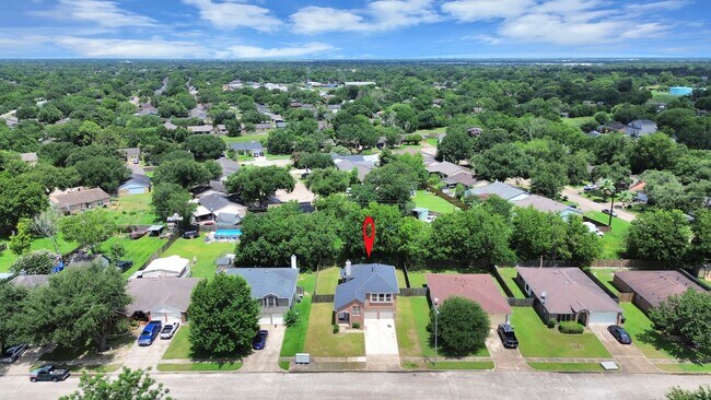 Building Photo - 16118 Bunker Ridge Rd