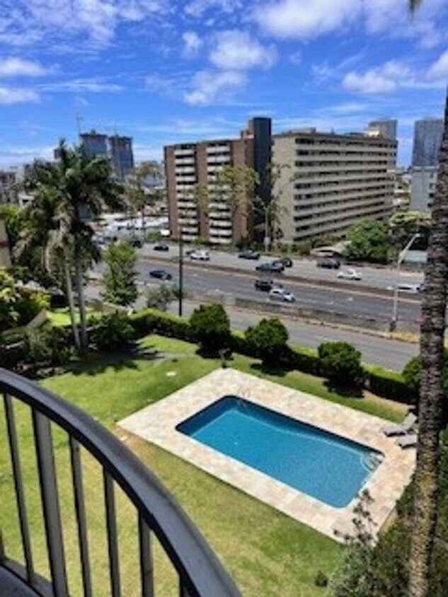 Foto principal - 2-Bedroom, 2-Bath Single Family Home for Rent