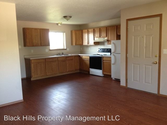 Primary Photo - 215 Lindbergh Ave