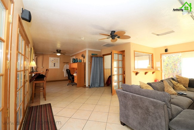 Building Photo - 20454 Lakeview Dr