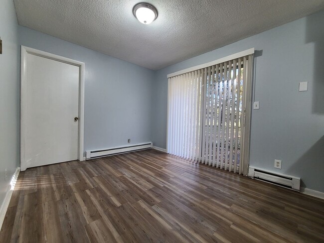 Foto del edificio - 2206 Welch Dr