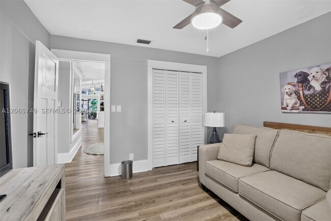 Foto del edificio - 958 Mockingbird Ln
