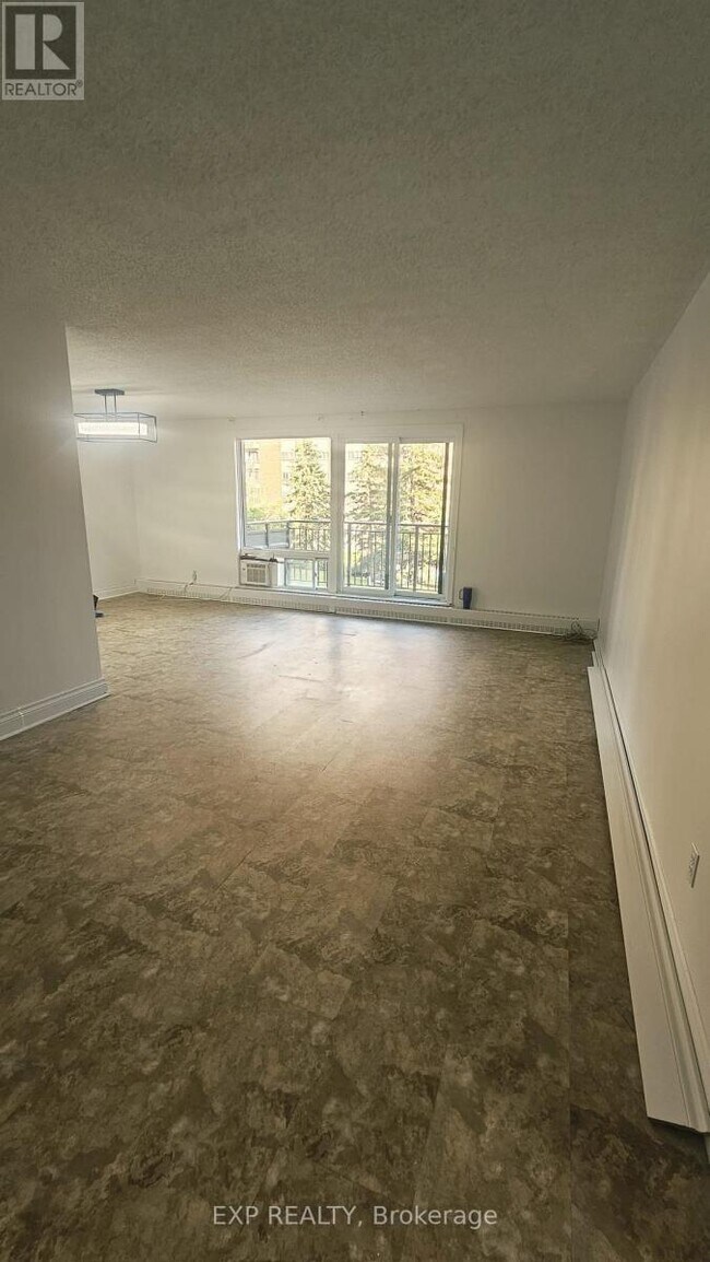 Photo du bâtiment - 1485 Baseline Rd