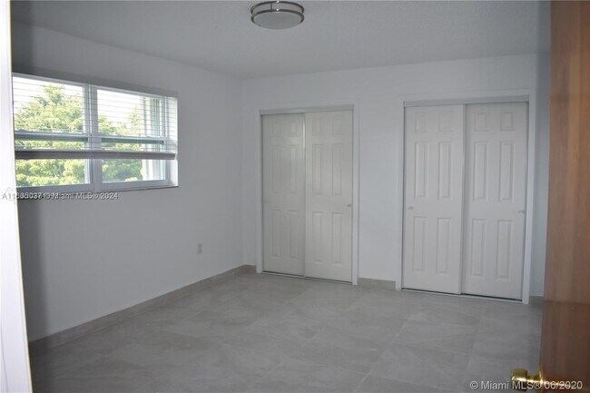 Building Photo - 7327 SW 22nd St