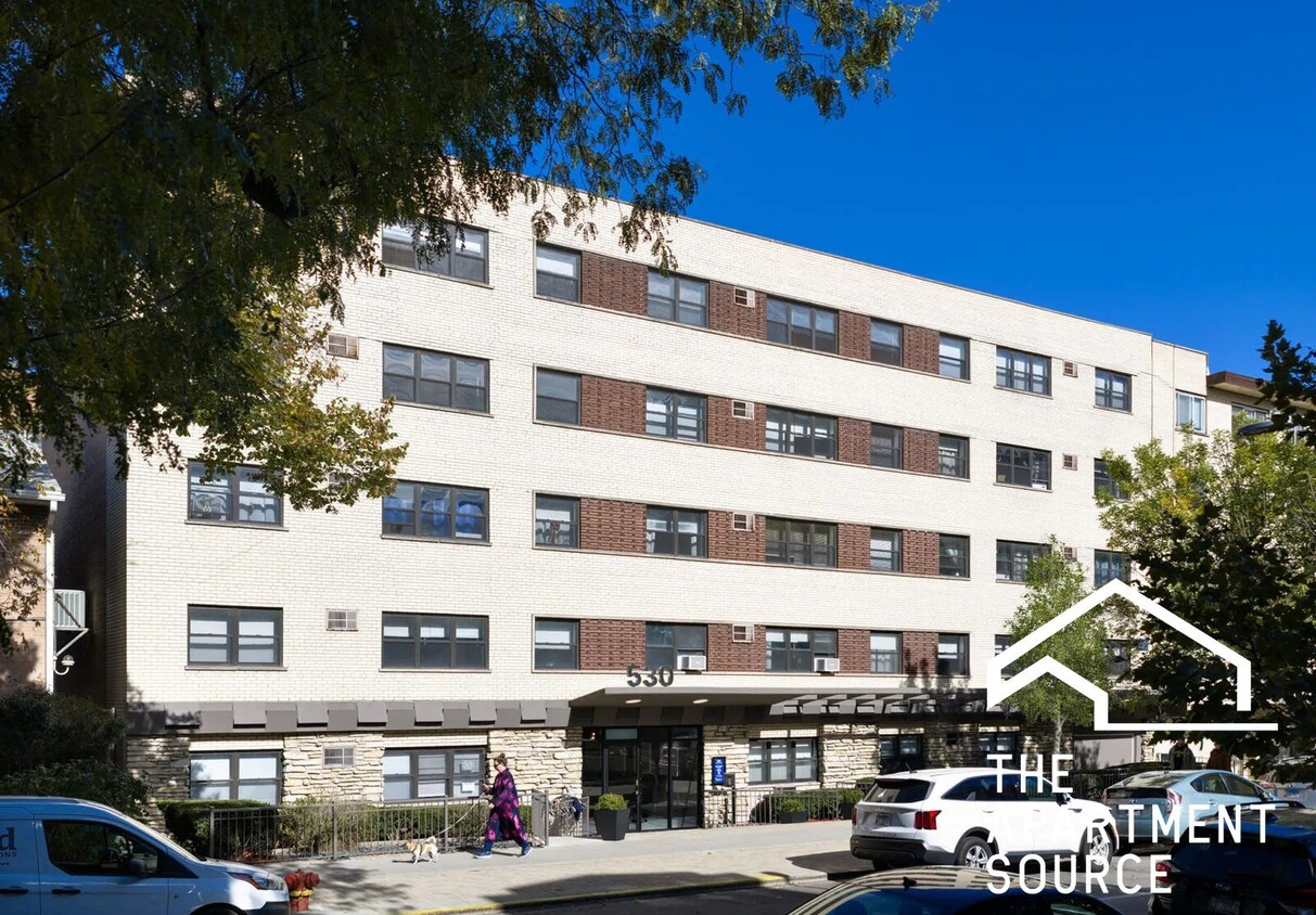Photo - 530 W Aldine Ave (Chicago, IL)