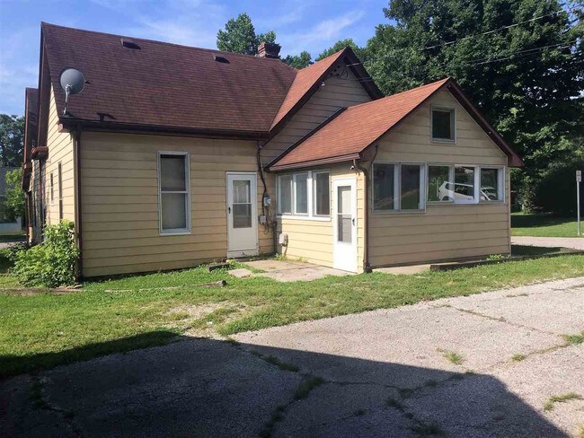 Building Photo - 520 W Kirkwood Ave