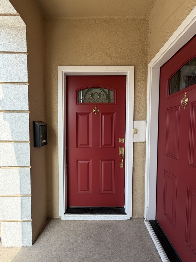 Building Photo - 1122-1126 N Madison Ave