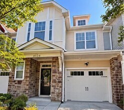 Building Photo - 4134 Vallonia Dr