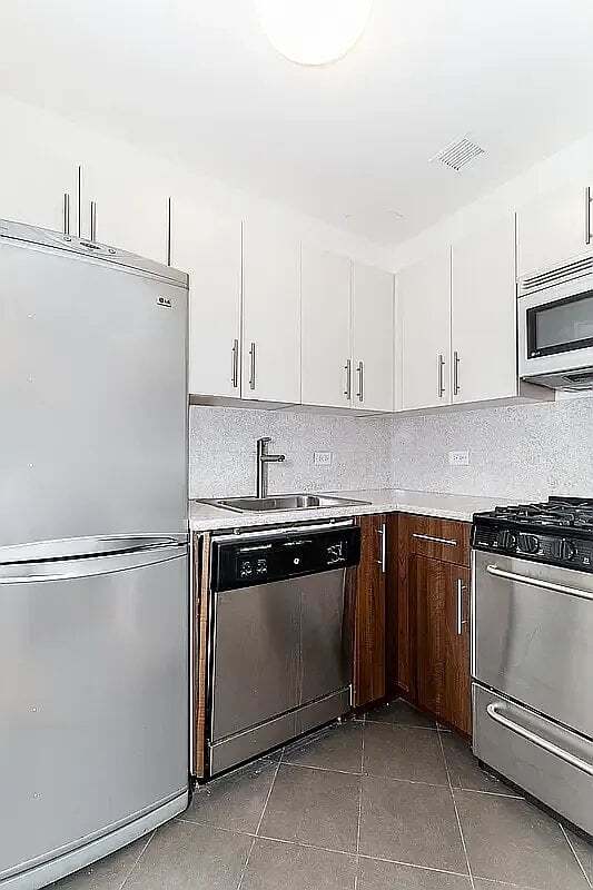Foto del edificio - 30 W 18th St