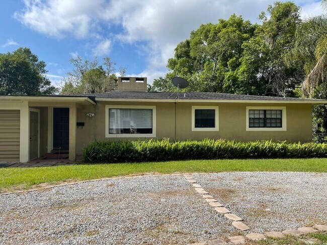 Building Photo - 1760 Bryan Ave