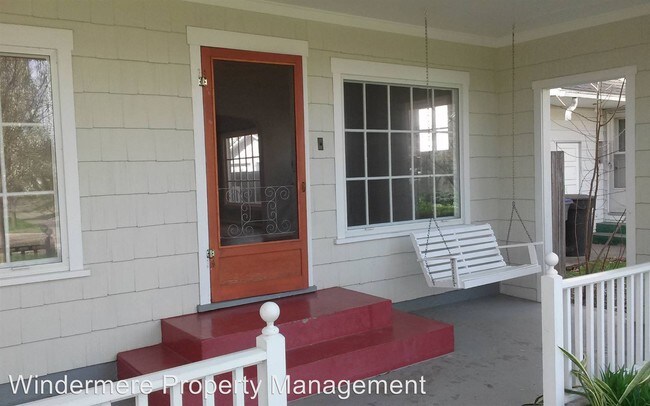 Foto del edificio - 3 br, 2 bath House - 1002 Francis Avenue