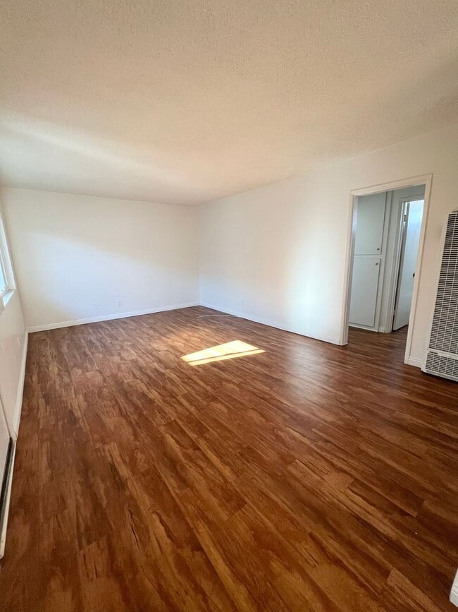 Interior Photo - Cameo