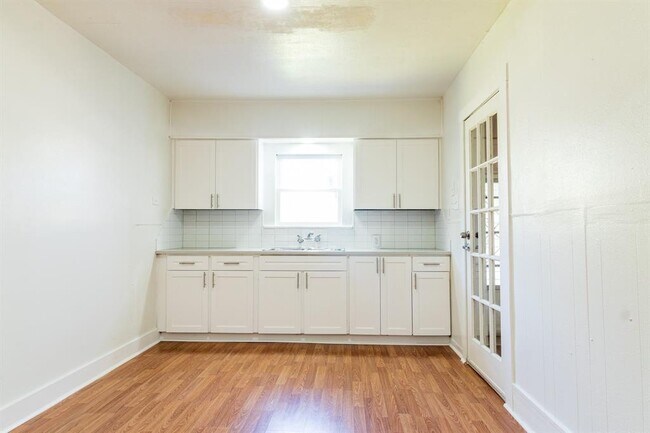 Foto del edificio - 4918 Leffingwell St