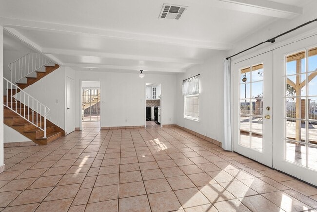 Building Photo - 533 Hibiscus Ct