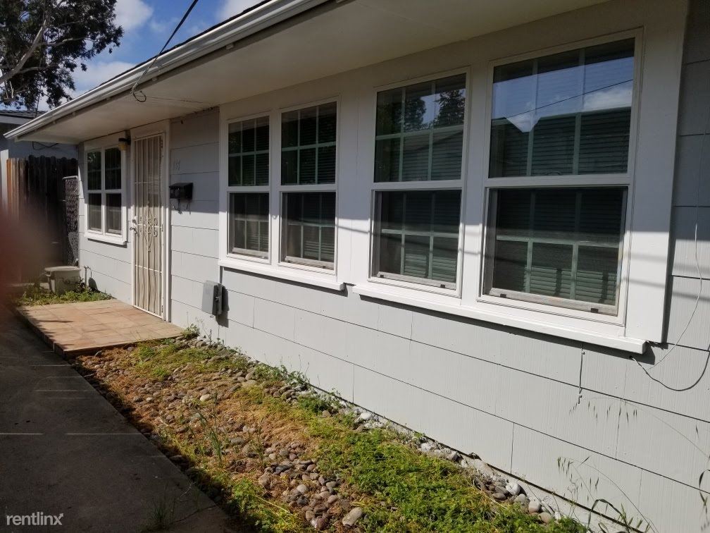 2 br, 1.5 bath Condo 737 D St Condo for Rent in Ramona, CA